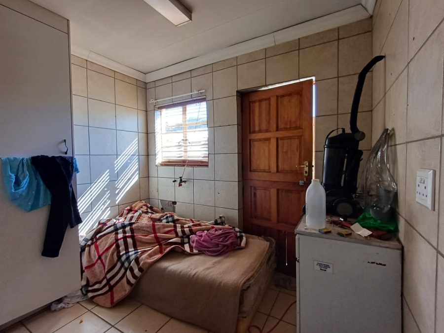 6 Bedroom Property for Sale in Randlespark North West